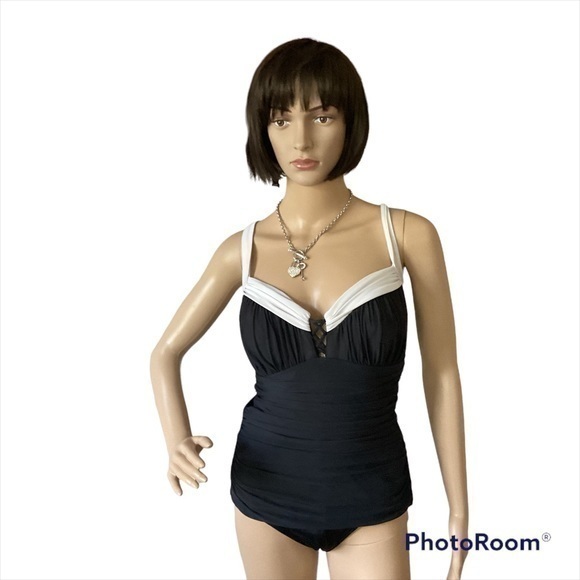 Miraclesuit Other - Miracle Suit Black/White Size12 GUC